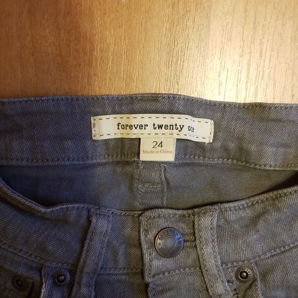 Forever 21 cropped jeans - Picture 4 of 6